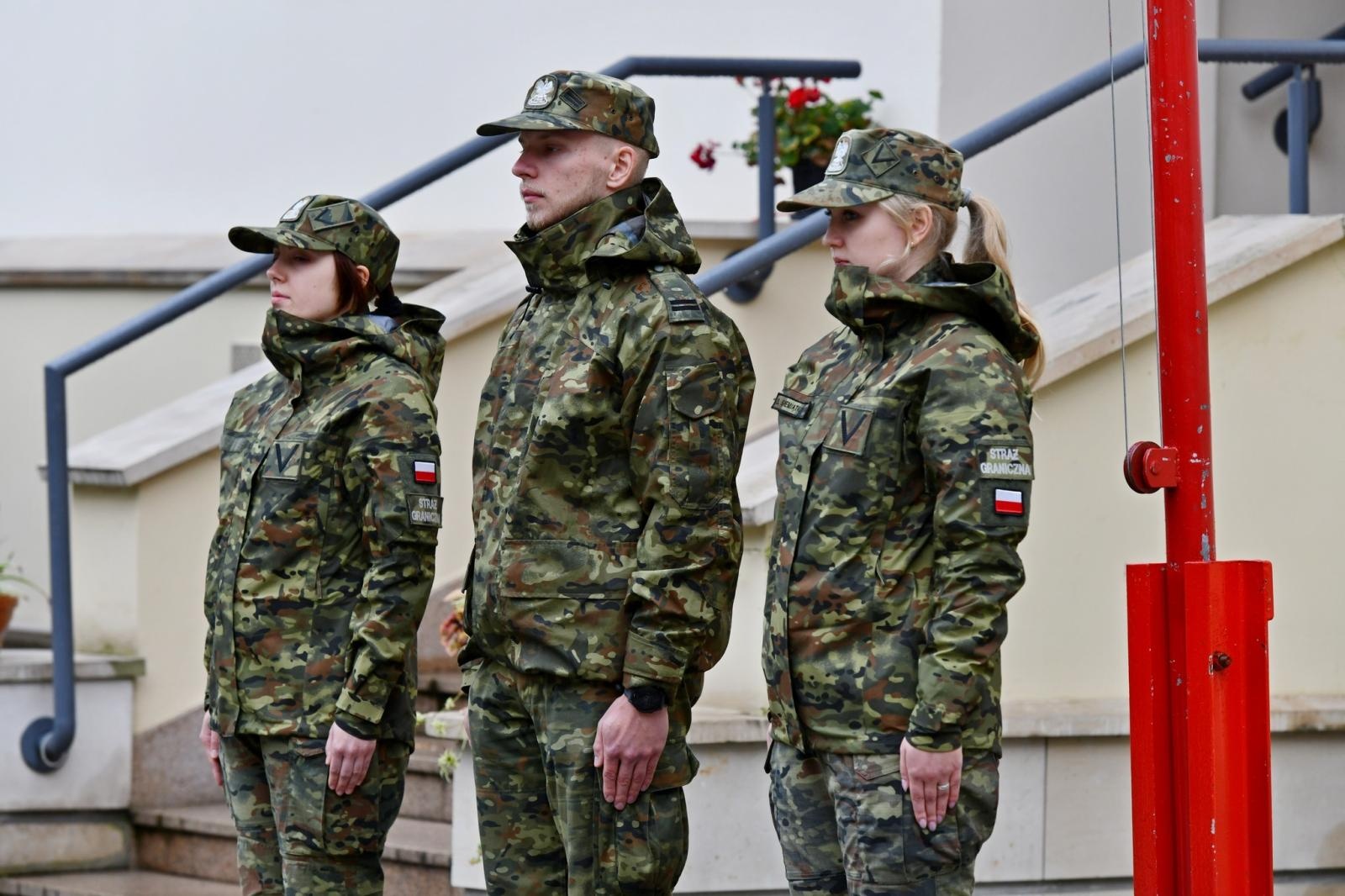 Zdjęcie w galerii na portalu naszraciborz.pl: Śląscy pogranicznicy ślubowali na Zamku Piastowskim wiadomości z regionu