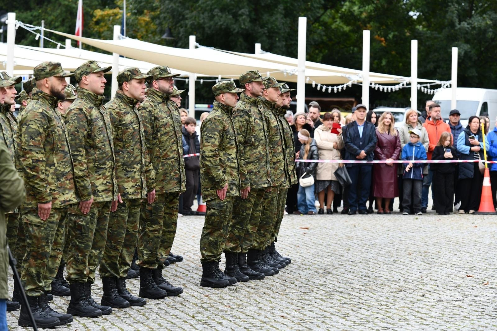 Zdjęcie w galerii na portalu naszraciborz.pl: Śląscy pogranicznicy ślubowali na Zamku Piastowskim wiadomości z regionu