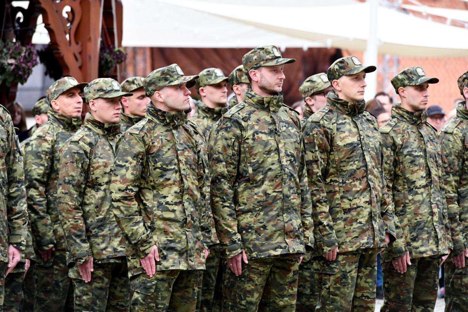 Zdjęcie w galerii na portalu naszraciborz.pl: Śląscy pogranicznicy ślubowali na Zamku Piastowskim wiadomości z regionu