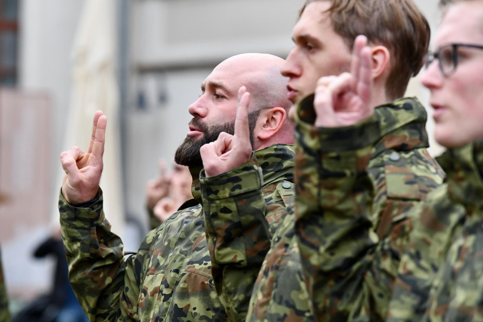 Zdjęcie w galerii na portalu naszraciborz.pl: Śląscy pogranicznicy ślubowali na Zamku Piastowskim wiadomości z regionu