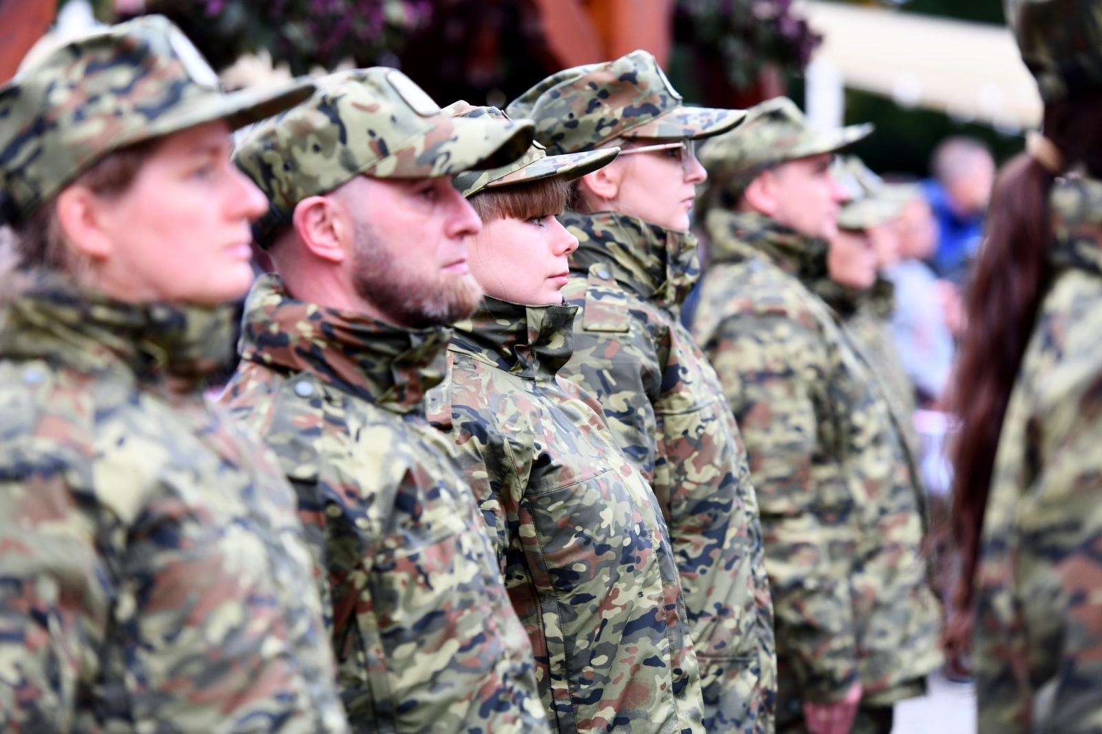 Zdjęcie w galerii na portalu naszraciborz.pl: Śląscy pogranicznicy ślubowali na Zamku Piastowskim wiadomości z regionu