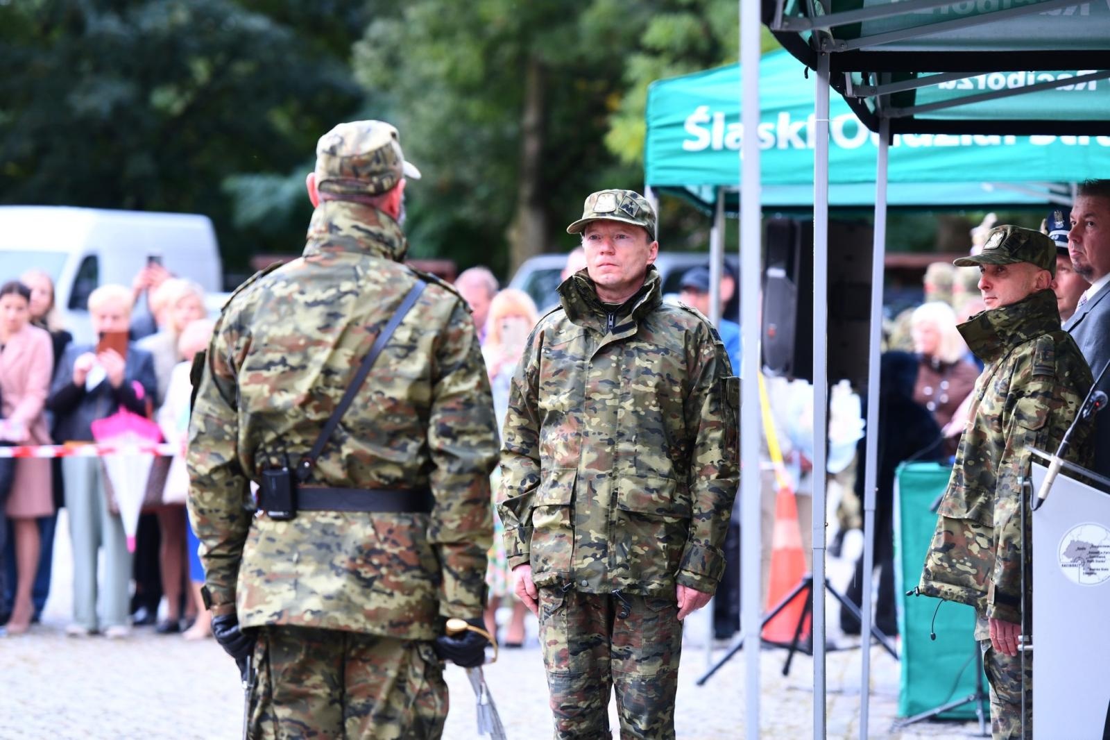 Zdjęcie w galerii na portalu naszraciborz.pl: Śląscy pogranicznicy ślubowali na Zamku Piastowskim wiadomości z regionu