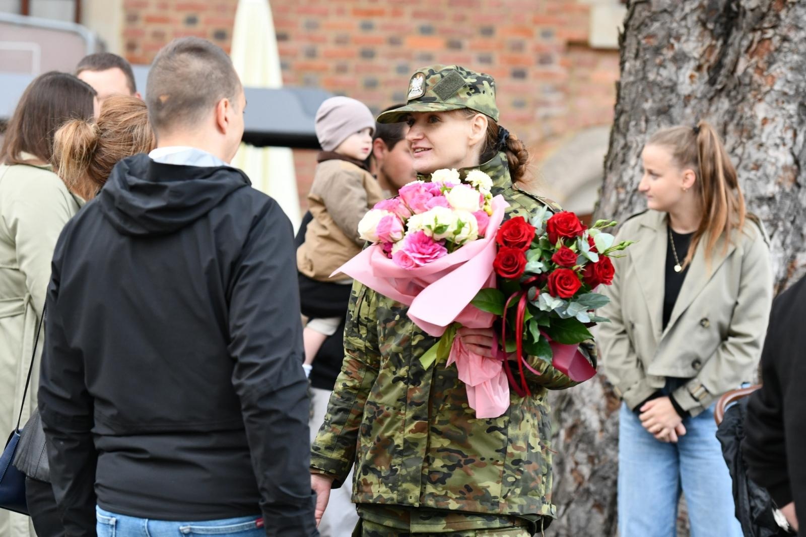 Zdjęcie w galerii na portalu naszraciborz.pl: Śląscy pogranicznicy ślubowali na Zamku Piastowskim wiadomości z regionu