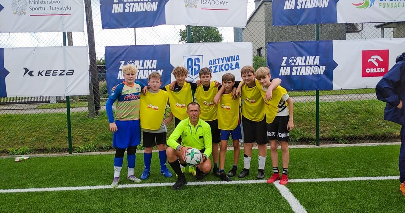 Zdjęcie w galerii na portalu naszraciborz.pl: Z Orlika na Stadion. Młodzi piłkarze z Tworkowa z awansem do kolejnego etapu wiadomości z regionu