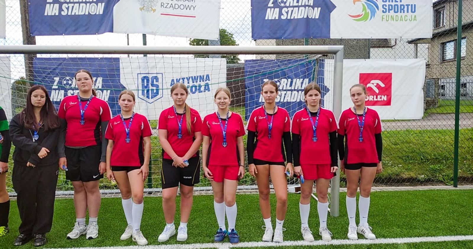 Zdjęcie w galerii na portalu naszraciborz.pl: Z Orlika na Stadion. Młodzi piłkarze z Tworkowa z awansem do kolejnego etapu wiadomości z regionu
