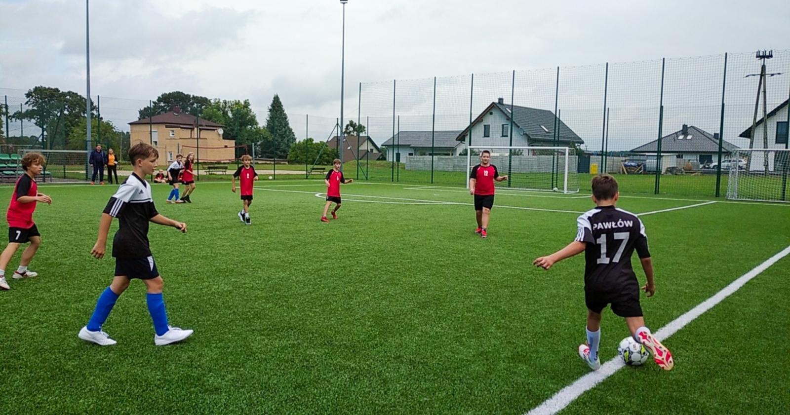 Zdjęcie w galerii na portalu naszraciborz.pl: Z Orlika na Stadion. Młodzi piłkarze z Tworkowa z awansem do kolejnego etapu wiadomości z regionu