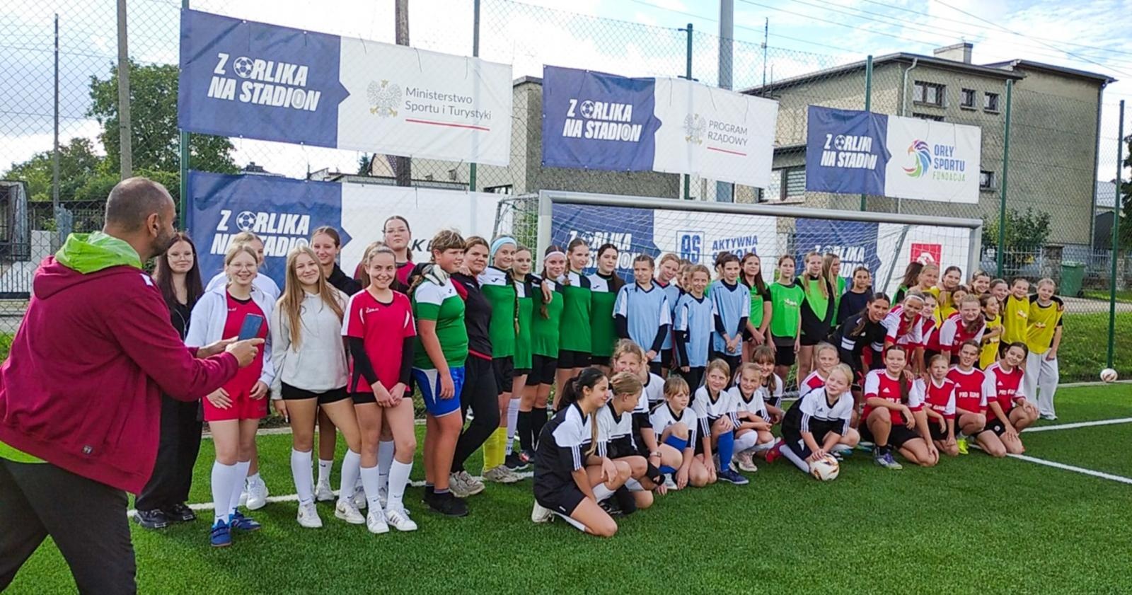 Zdjęcie w galerii na portalu naszraciborz.pl: Z Orlika na Stadion. Młodzi piłkarze z Tworkowa z awansem do kolejnego etapu wiadomości z regionu