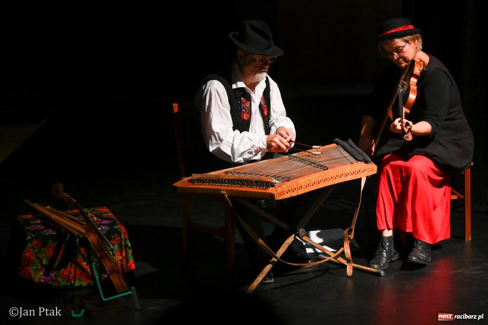 Zdjęcie w galerii na portalu naszraciborz.pl: OFF-KA w Raciborzu. Kafka, teatr improwizacji i muzyczna opowieść o Huculszczyźnie [FOTO i WIDEO] wiadomości z regionu
