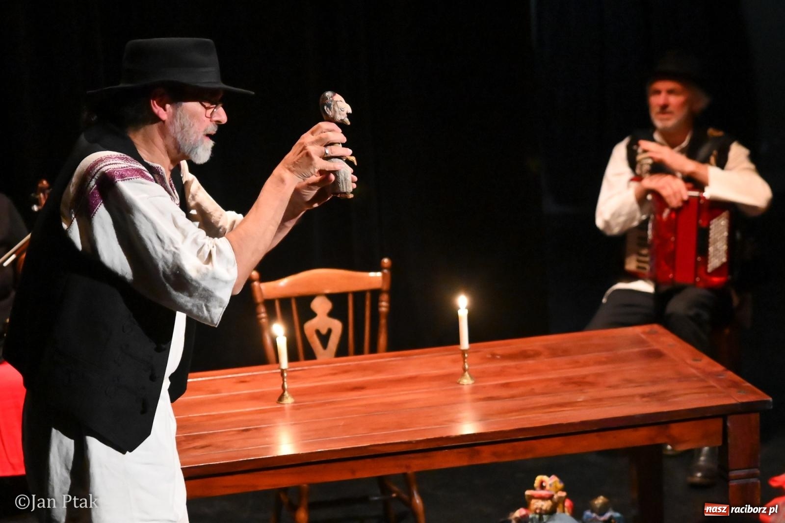 Zdjęcie w galerii na portalu naszraciborz.pl: OFF-KA w Raciborzu. Kafka, teatr improwizacji i muzyczna opowieść o Huculszczyźnie [FOTO i WIDEO] wiadomości z regionu
