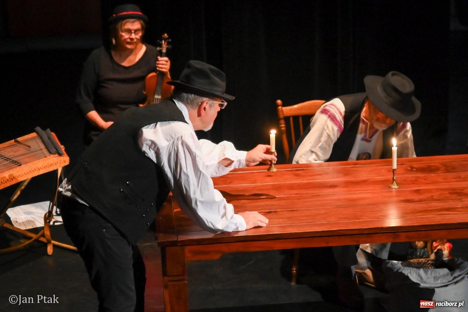 Zdjęcie w galerii na portalu naszraciborz.pl: OFF-KA w Raciborzu. Kafka, teatr improwizacji i muzyczna opowieść o Huculszczyźnie [FOTO i WIDEO] wiadomości z regionu