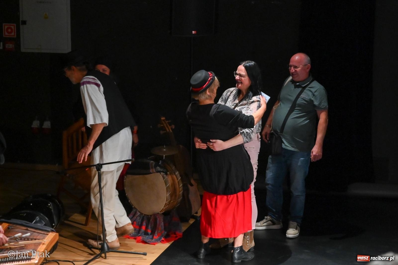 Zdjęcie w galerii na portalu naszraciborz.pl: OFF-KA w Raciborzu. Kafka, teatr improwizacji i muzyczna opowieść o Huculszczyźnie [FOTO i WIDEO] wiadomości z regionu