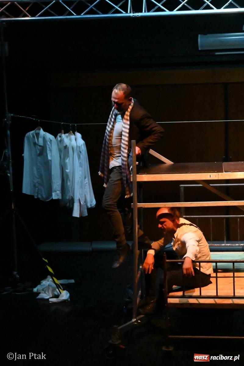 Zdjęcie w galerii na portalu naszraciborz.pl: OFF-KA w Raciborzu. Kafka, teatr improwizacji i muzyczna opowieść o Huculszczyźnie [FOTO i WIDEO] wiadomości z regionu