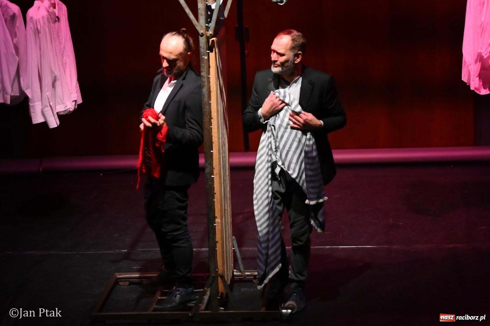 Zdjęcie w galerii na portalu naszraciborz.pl: OFF-KA w Raciborzu. Kafka, teatr improwizacji i muzyczna opowieść o Huculszczyźnie [FOTO i WIDEO] wiadomości z regionu