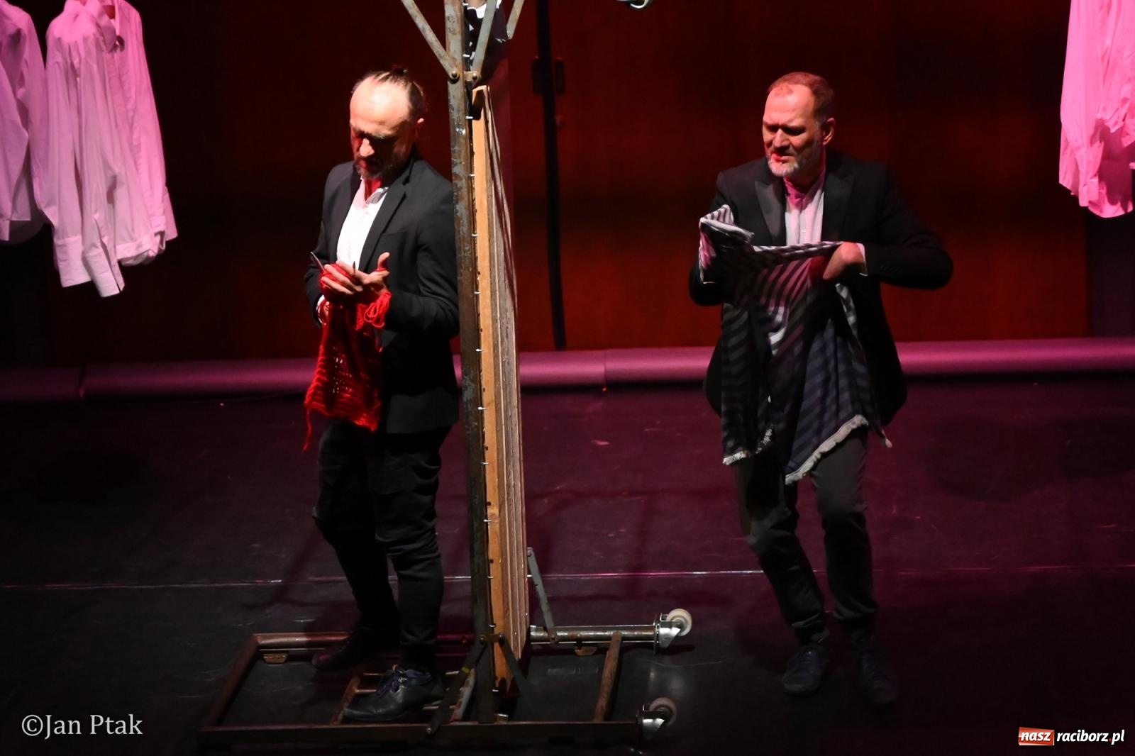 Zdjęcie w galerii na portalu naszraciborz.pl: OFF-KA w Raciborzu. Kafka, teatr improwizacji i muzyczna opowieść o Huculszczyźnie [FOTO i WIDEO] wiadomości z regionu