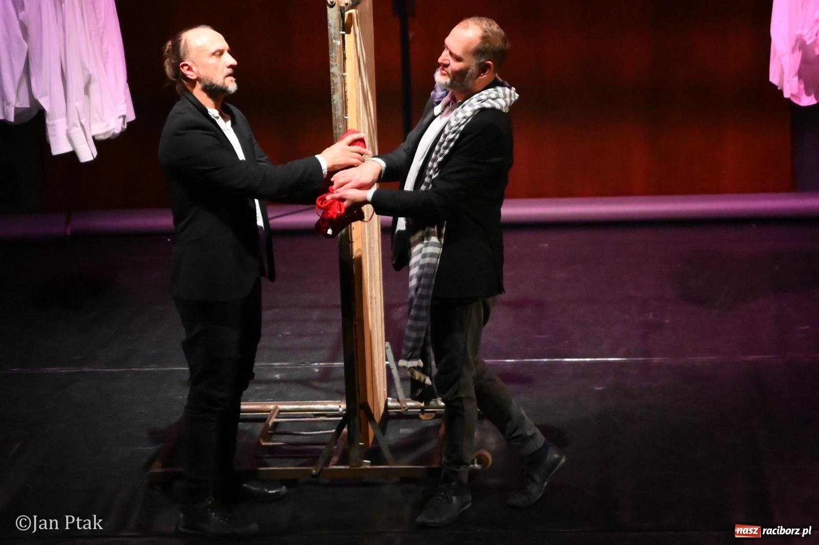 Zdjęcie w galerii na portalu naszraciborz.pl: OFF-KA w Raciborzu. Kafka, teatr improwizacji i muzyczna opowieść o Huculszczyźnie [FOTO i WIDEO] wiadomości z regionu