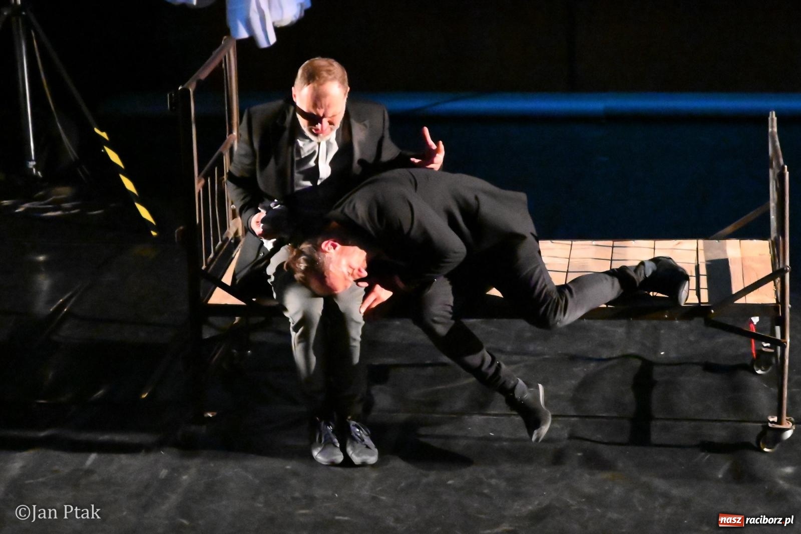 Zdjęcie w galerii na portalu naszraciborz.pl: OFF-KA w Raciborzu. Kafka, teatr improwizacji i muzyczna opowieść o Huculszczyźnie [FOTO i WIDEO] wiadomości z regionu