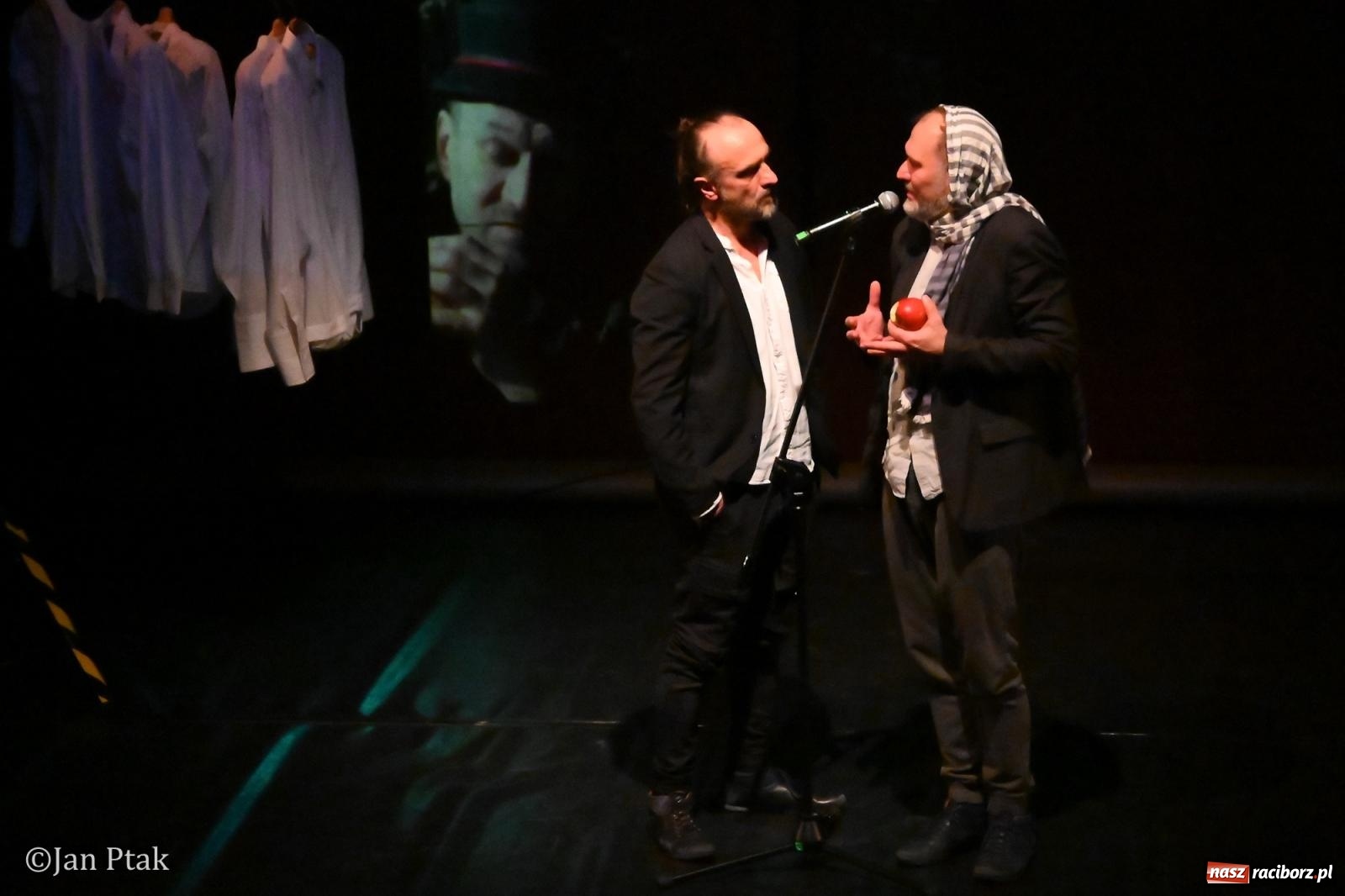 Zdjęcie w galerii na portalu naszraciborz.pl: OFF-KA w Raciborzu. Kafka, teatr improwizacji i muzyczna opowieść o Huculszczyźnie [FOTO i WIDEO] wiadomości z regionu