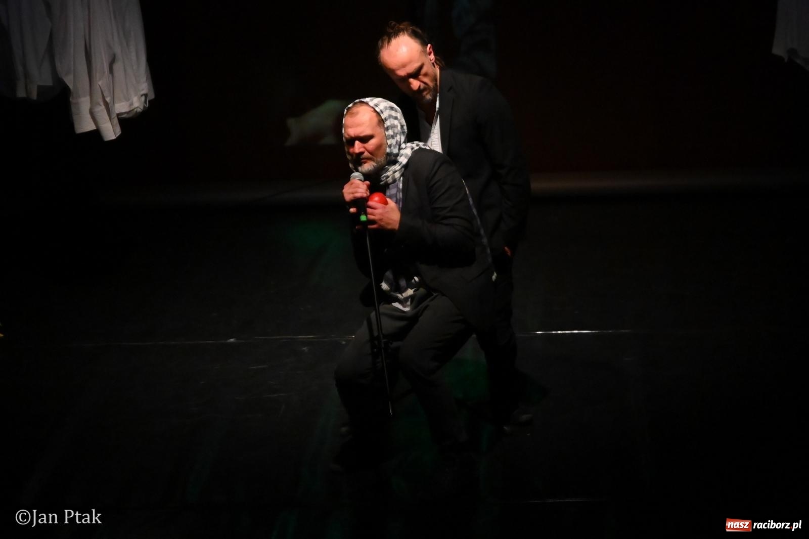 Zdjęcie w galerii na portalu naszraciborz.pl: OFF-KA w Raciborzu. Kafka, teatr improwizacji i muzyczna opowieść o Huculszczyźnie [FOTO i WIDEO] wiadomości z regionu