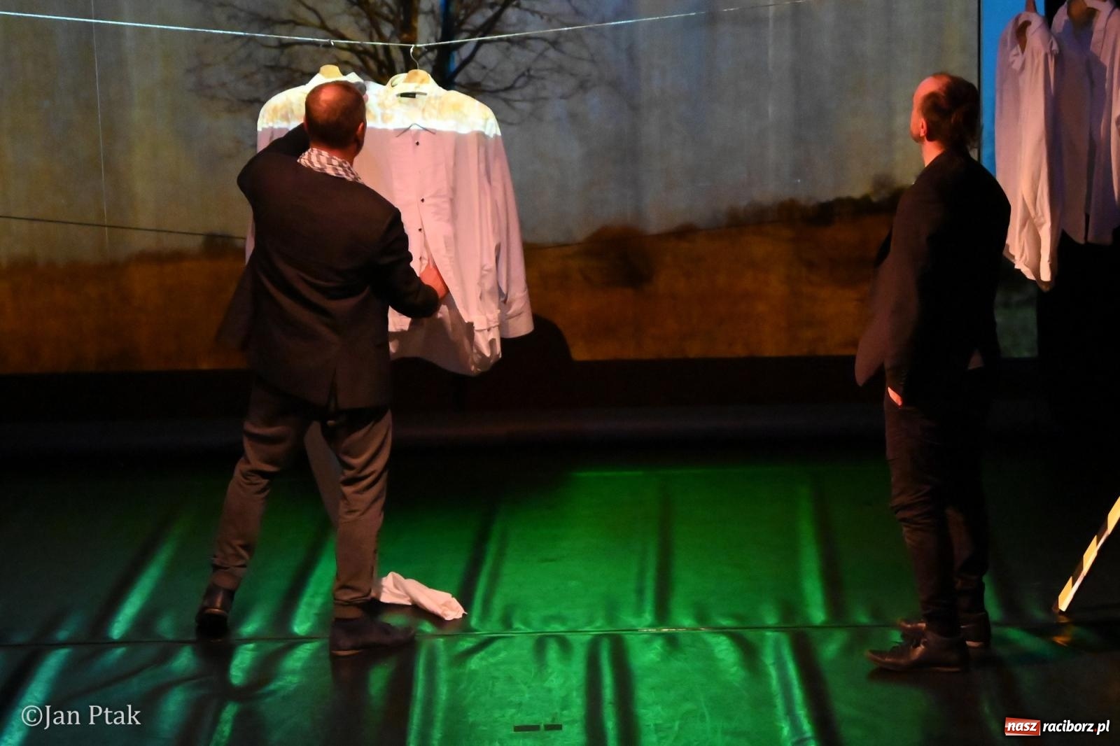 Zdjęcie w galerii na portalu naszraciborz.pl: OFF-KA w Raciborzu. Kafka, teatr improwizacji i muzyczna opowieść o Huculszczyźnie [FOTO i WIDEO] wiadomości z regionu