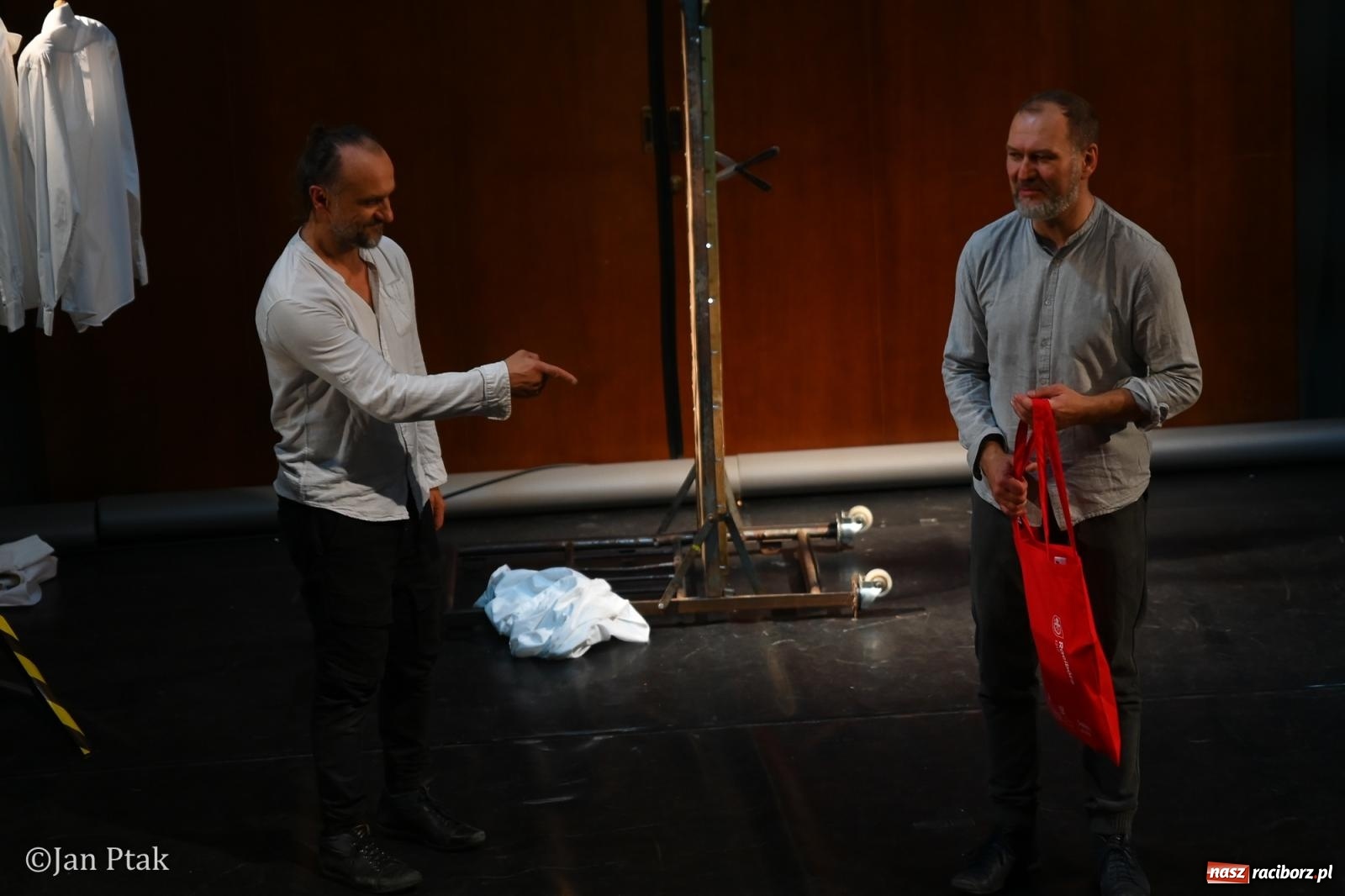 Zdjęcie w galerii na portalu naszraciborz.pl: OFF-KA w Raciborzu. Kafka, teatr improwizacji i muzyczna opowieść o Huculszczyźnie [FOTO i WIDEO] wiadomości z regionu