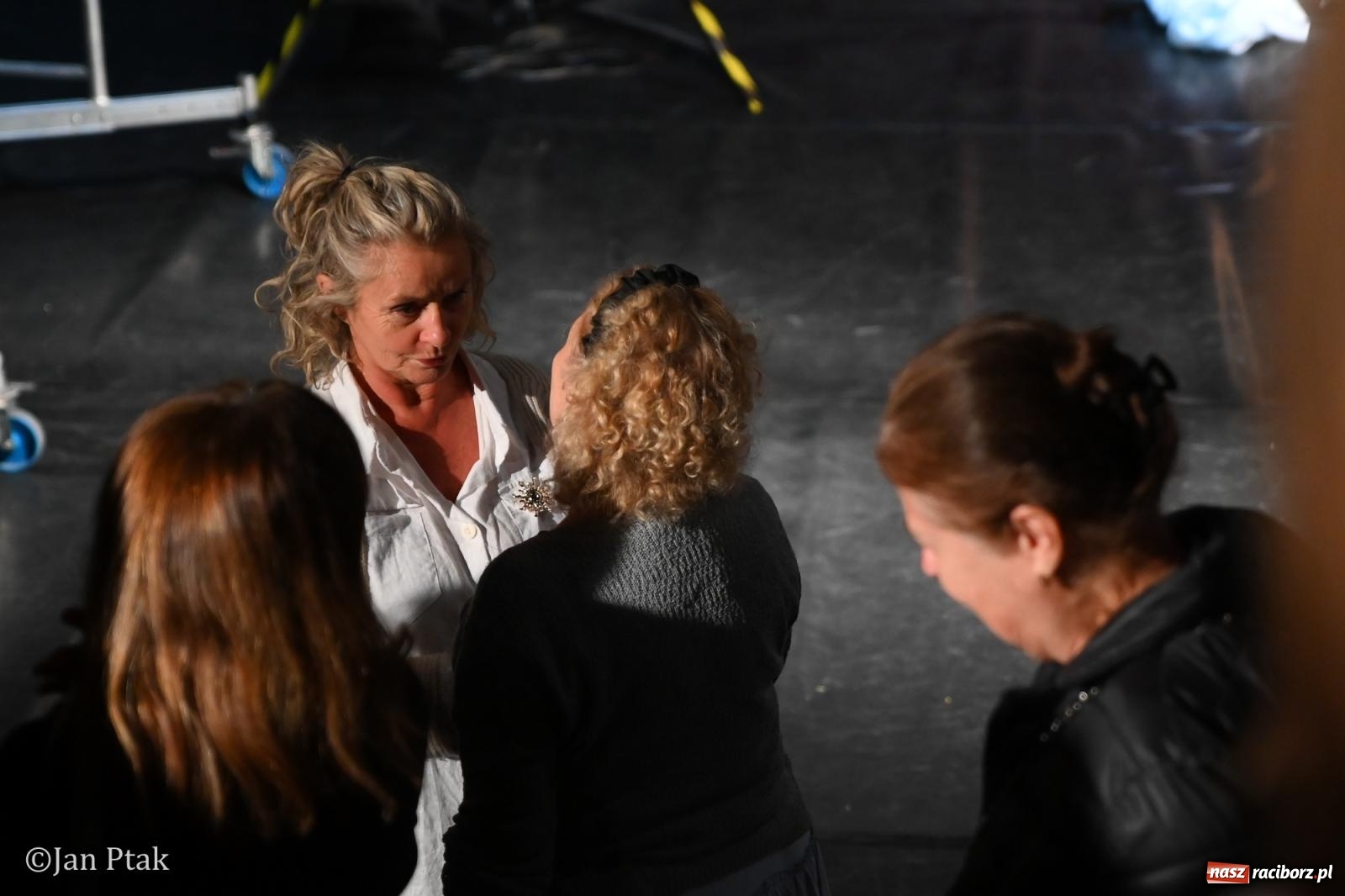 Zdjęcie w galerii na portalu naszraciborz.pl: OFF-KA w Raciborzu. Kafka, teatr improwizacji i muzyczna opowieść o Huculszczyźnie [FOTO i WIDEO] wiadomości z regionu