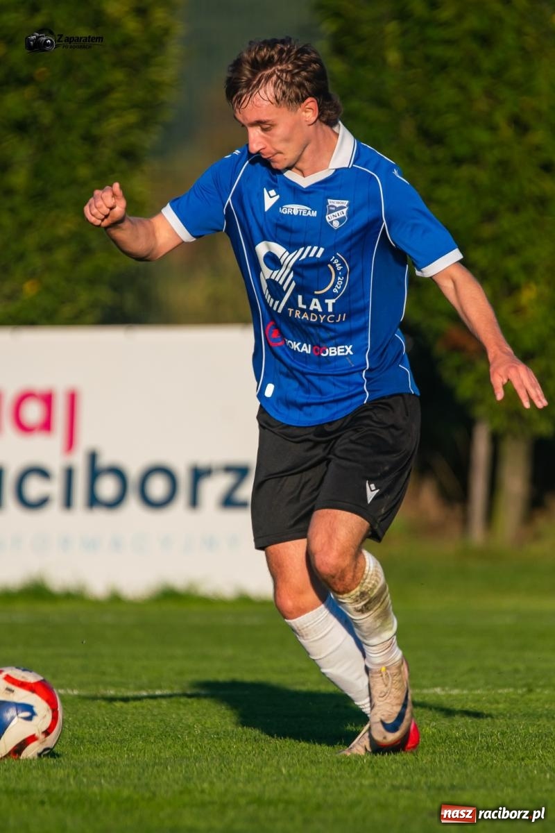 Zdjęcie w galerii na portalu naszraciborz.pl: Kolejny popis lidera! Unia Racibórz rozbiła Stanowice i powiększyła przewagę [FOTO] wiadomości z regionu