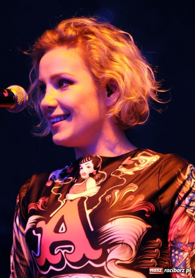 Zdjęcie w galerii na portalu naszraciborz.pl: Maryla śpiewała piosenki na życzenie wiadomości z regionu