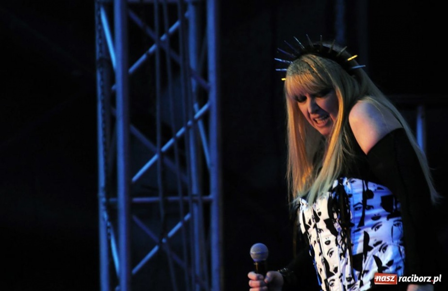 Zdjęcie w galerii na portalu naszraciborz.pl: Maryla śpiewała piosenki na życzenie wiadomości z regionu