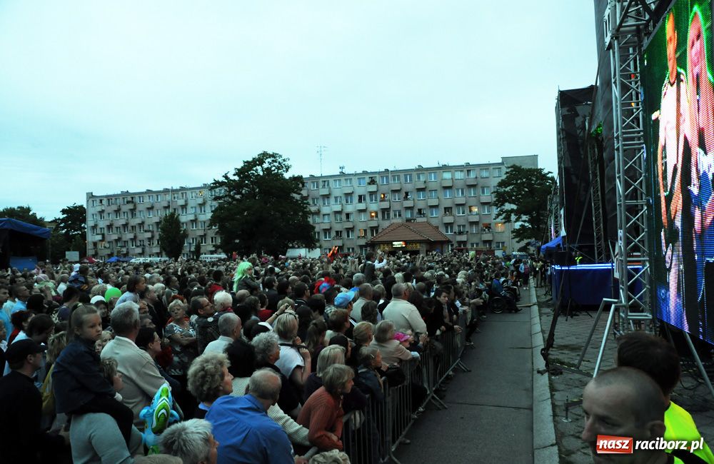 Zdjęcie w galerii na portalu naszraciborz.pl: Maryla śpiewała piosenki na życzenie wiadomości z regionu