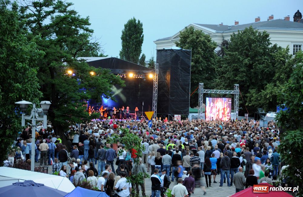 Zdjęcie w galerii na portalu naszraciborz.pl: Maryla śpiewała piosenki na życzenie wiadomości z regionu