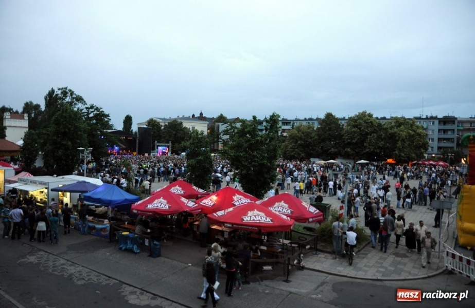 Zdjęcie w galerii na portalu naszraciborz.pl: Maryla śpiewała piosenki na życzenie wiadomości z regionu