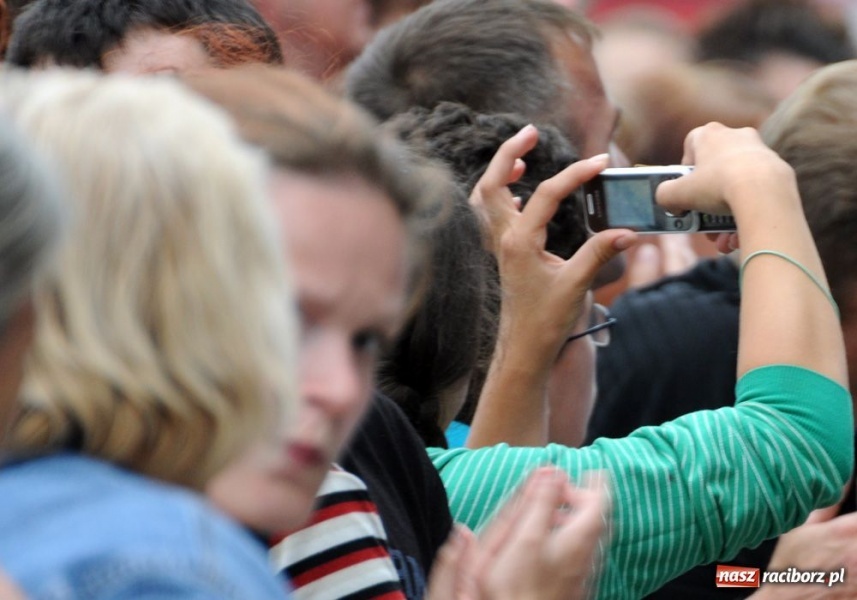 Zdjęcie w galerii na portalu naszraciborz.pl: Maryla śpiewała piosenki na życzenie wiadomości z regionu