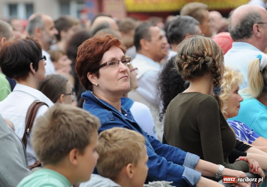 Zdjęcie w galerii na portalu naszraciborz.pl: Maryla śpiewała piosenki na życzenie wiadomości z regionu