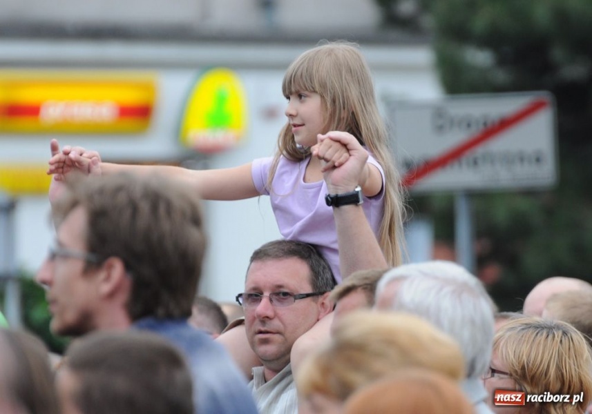 Zdjęcie w galerii na portalu naszraciborz.pl: Maryla śpiewała piosenki na życzenie wiadomości z regionu