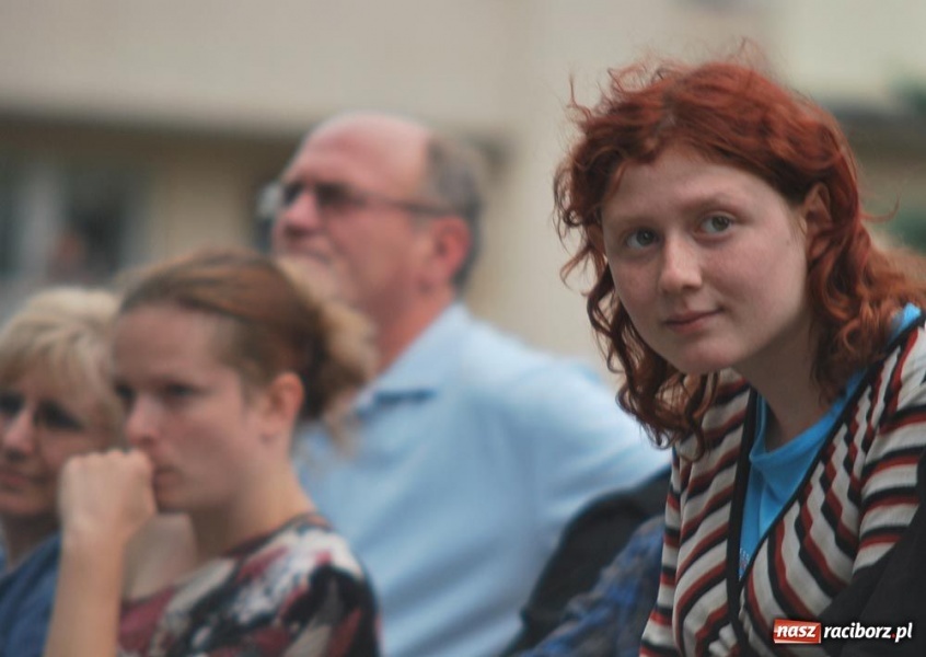 Zdjęcie w galerii na portalu naszraciborz.pl: Maryla śpiewała piosenki na życzenie wiadomości z regionu