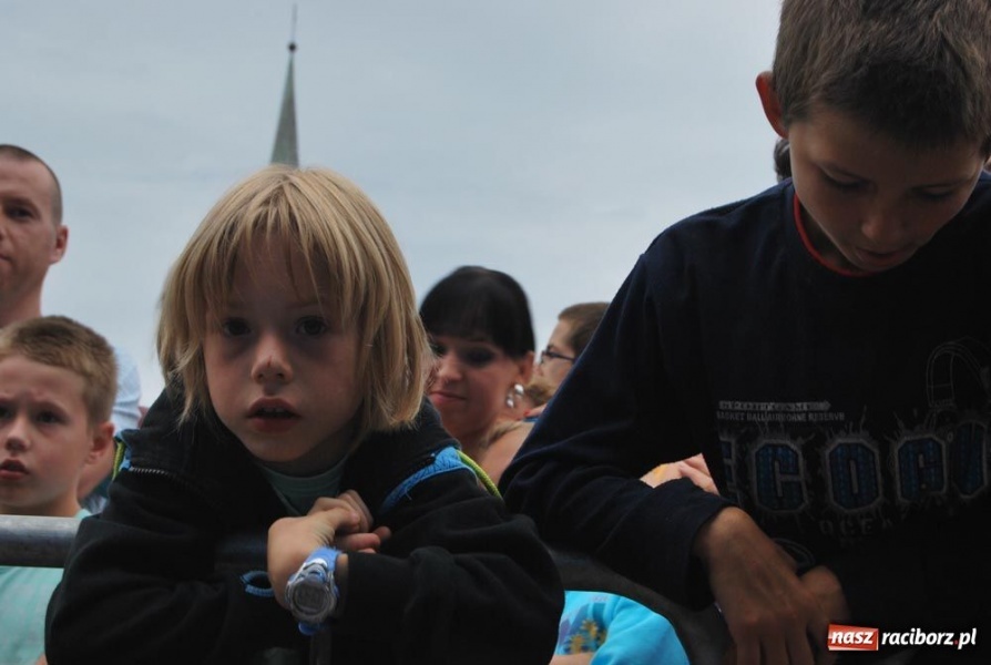 Zdjęcie w galerii na portalu naszraciborz.pl: Maryla śpiewała piosenki na życzenie wiadomości z regionu