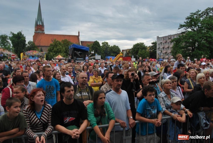 Zdjęcie w galerii na portalu naszraciborz.pl: Maryla śpiewała piosenki na życzenie wiadomości z regionu