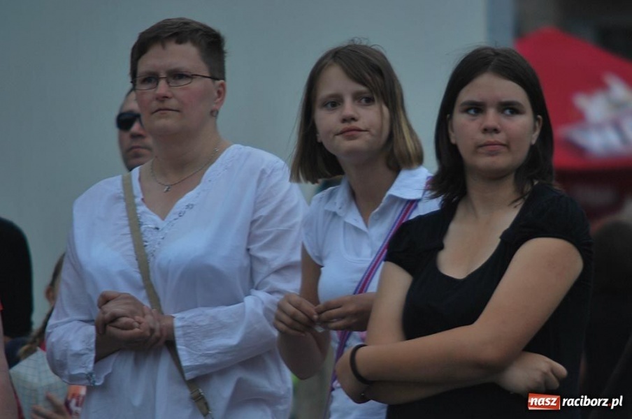 Zdjęcie w galerii na portalu naszraciborz.pl: Maryla śpiewała piosenki na życzenie wiadomości z regionu