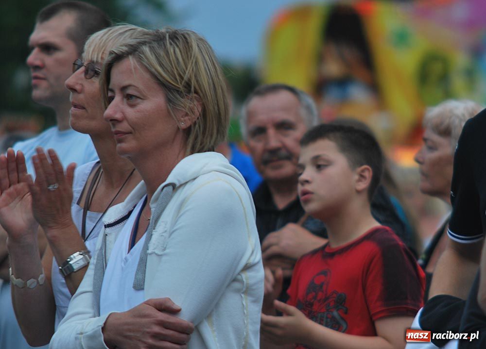 Zdjęcie w galerii na portalu naszraciborz.pl: Maryla śpiewała piosenki na życzenie wiadomości z regionu