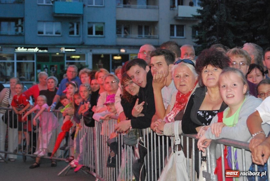 Zdjęcie w galerii na portalu naszraciborz.pl: Maryla śpiewała piosenki na życzenie wiadomości z regionu