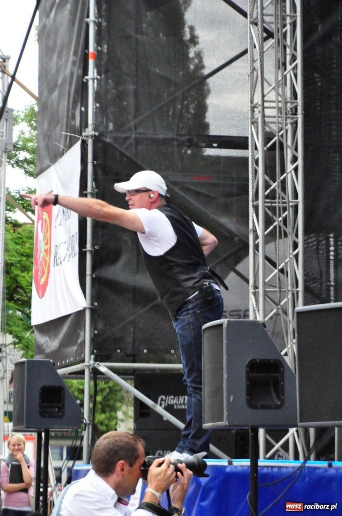 Zdjęcie w galerii na portalu naszraciborz.pl: Maryla śpiewała piosenki na życzenie wiadomości z regionu