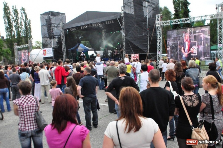 Zdjęcie w galerii na portalu naszraciborz.pl: Maryla śpiewała piosenki na życzenie wiadomości z regionu