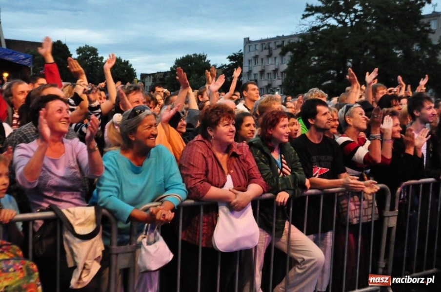 Zdjęcie w galerii na portalu naszraciborz.pl: Maryla śpiewała piosenki na życzenie wiadomości z regionu