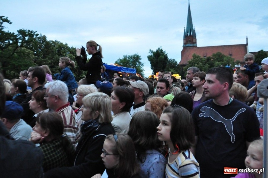 Zdjęcie w galerii na portalu naszraciborz.pl: Maryla śpiewała piosenki na życzenie wiadomości z regionu