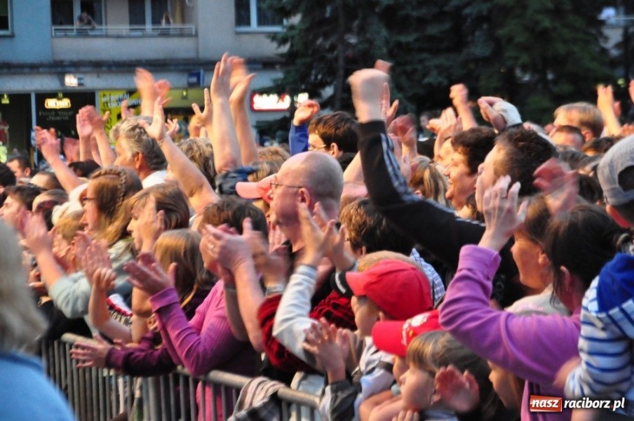 Zdjęcie w galerii na portalu naszraciborz.pl: Maryla śpiewała piosenki na życzenie wiadomości z regionu