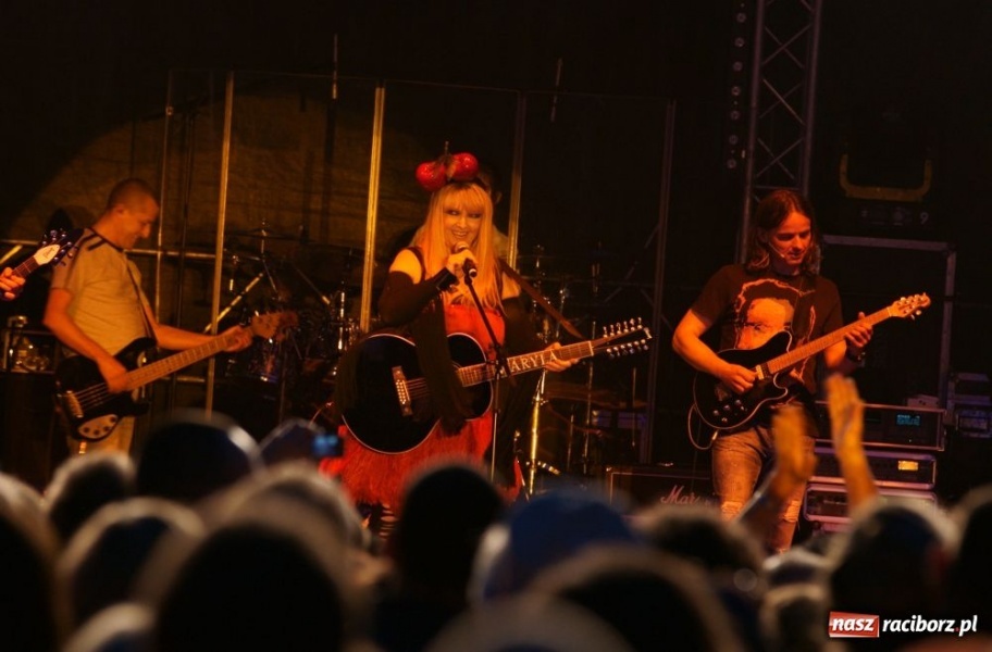 Zdjęcie w galerii na portalu naszraciborz.pl: Maryla śpiewała piosenki na życzenie wiadomości z regionu