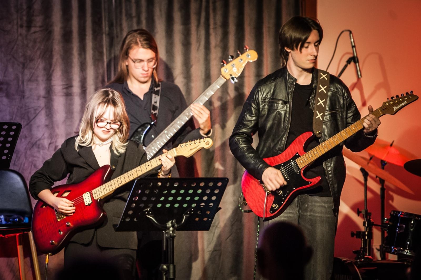 Zdjęcie w galerii na portalu naszraciborz.pl: Rock na Zamku Piastowskim. Wieczór z muzyką Pink Floyd i Piotrem Metzem wiadomości z regionu