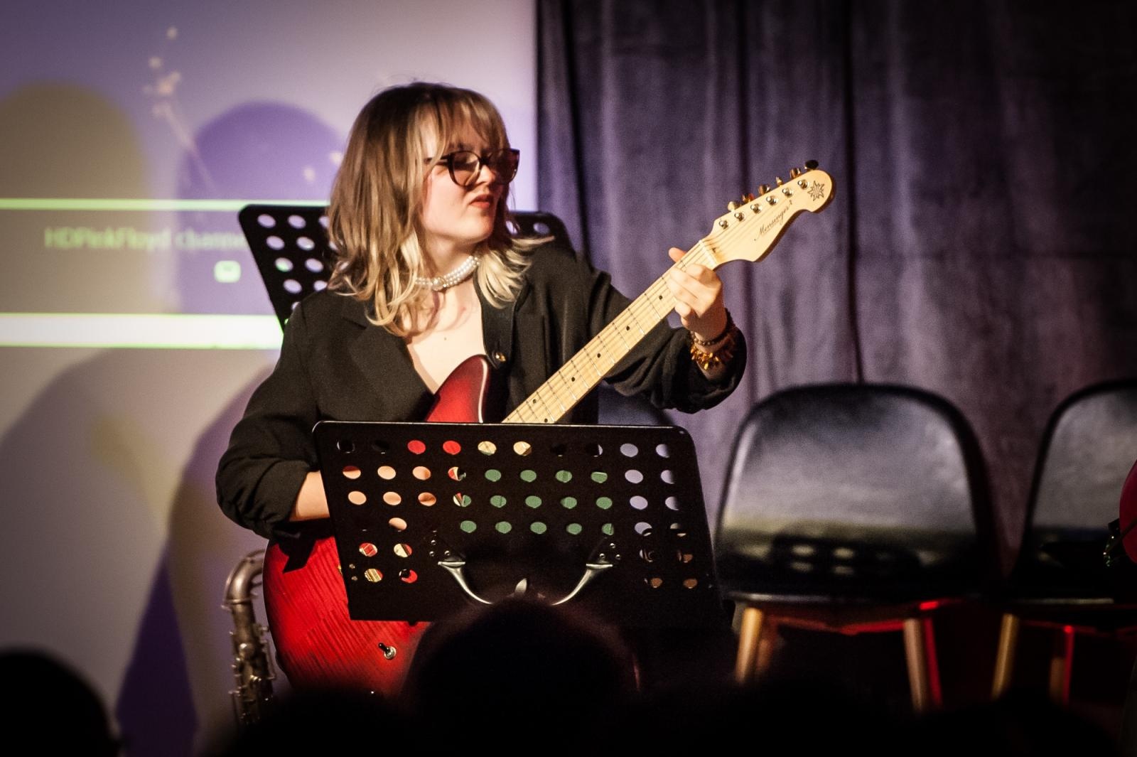 Zdjęcie w galerii na portalu naszraciborz.pl: Rock na Zamku Piastowskim. Wieczór z muzyką Pink Floyd i Piotrem Metzem wiadomości z regionu