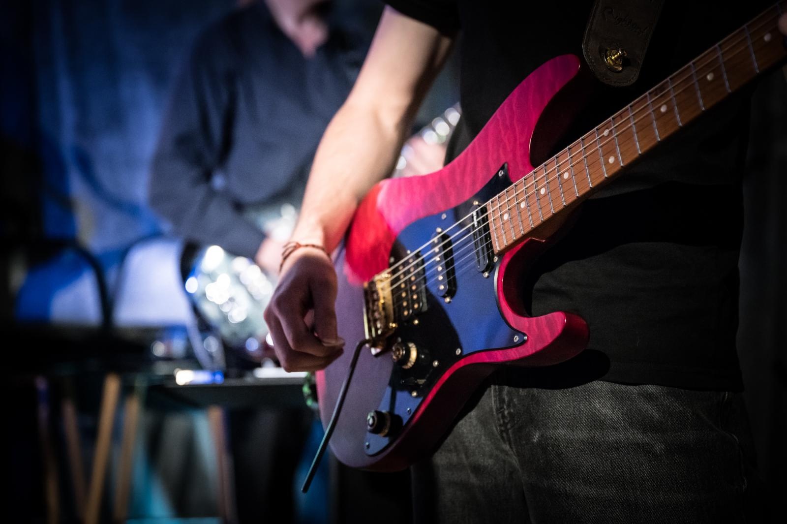 Zdjęcie w galerii na portalu naszraciborz.pl: Rock na Zamku Piastowskim. Wieczór z muzyką Pink Floyd i Piotrem Metzem wiadomości z regionu