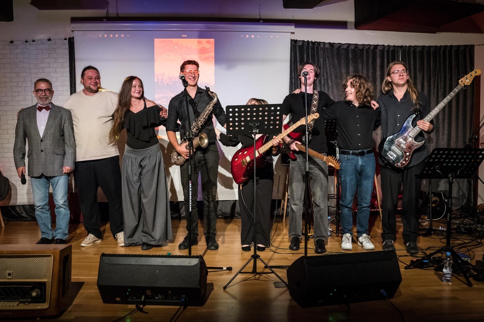 Zdjęcie w galerii na portalu naszraciborz.pl: Rock na Zamku Piastowskim. Wieczór z muzyką Pink Floyd i Piotrem Metzem wiadomości z regionu